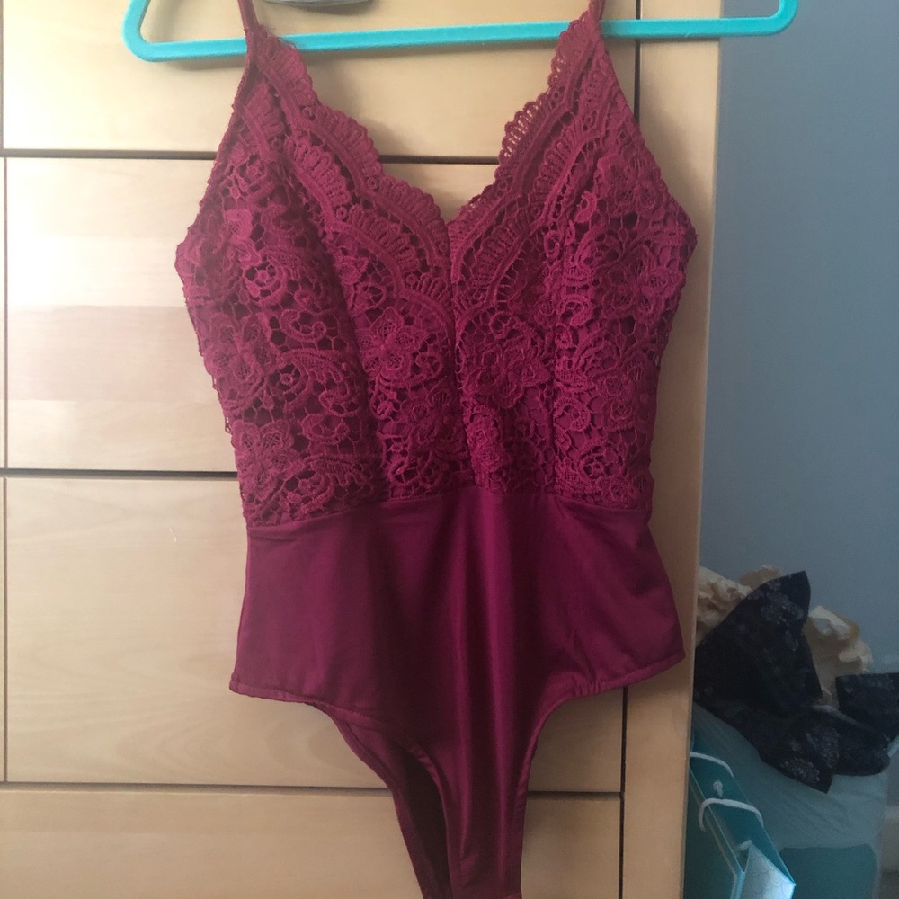 Red lace body suit maroon, forever 21